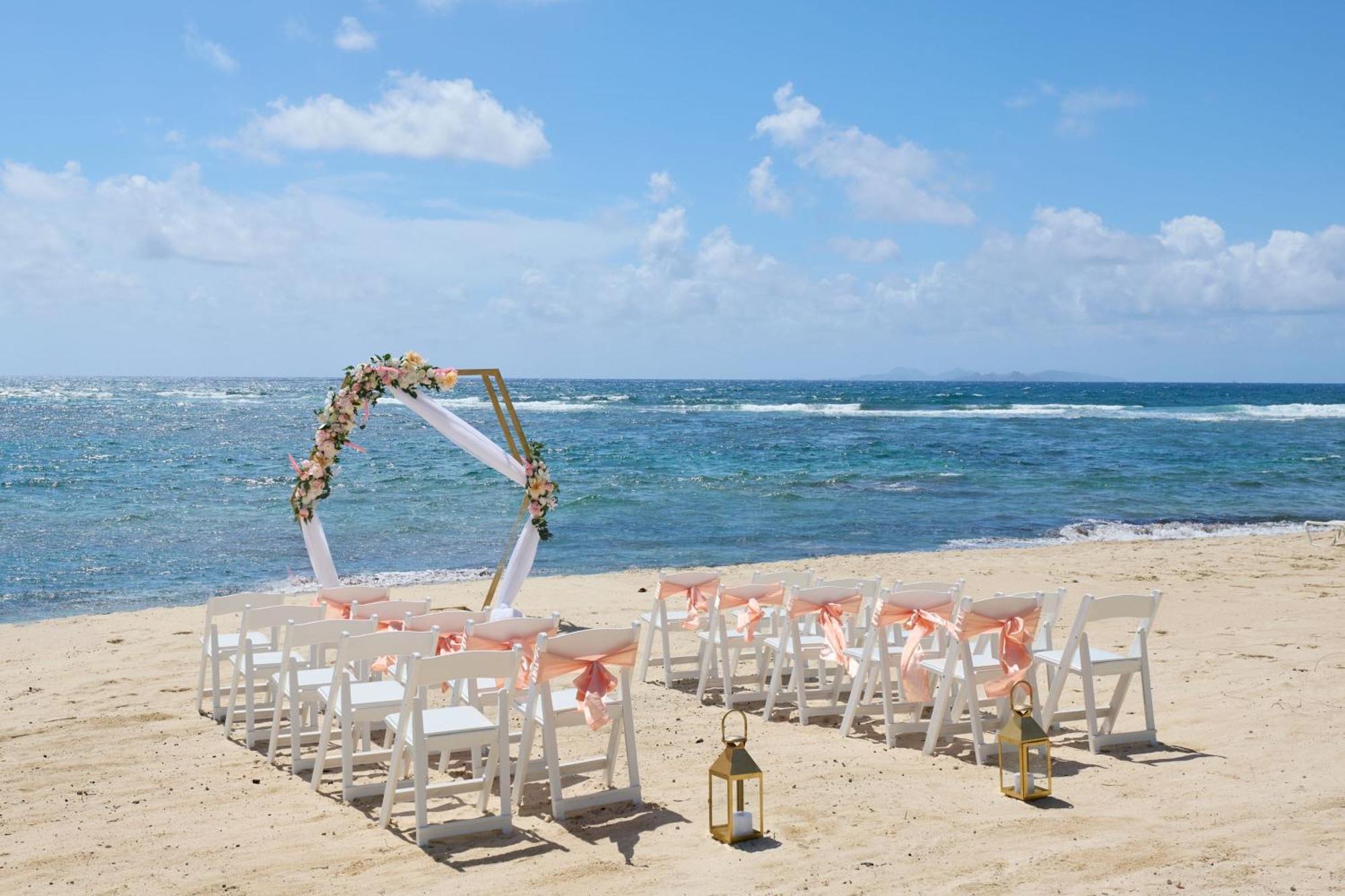 Jw Marriott St Maarten Beach Resort & Spa Dawn Beach Exterior photo